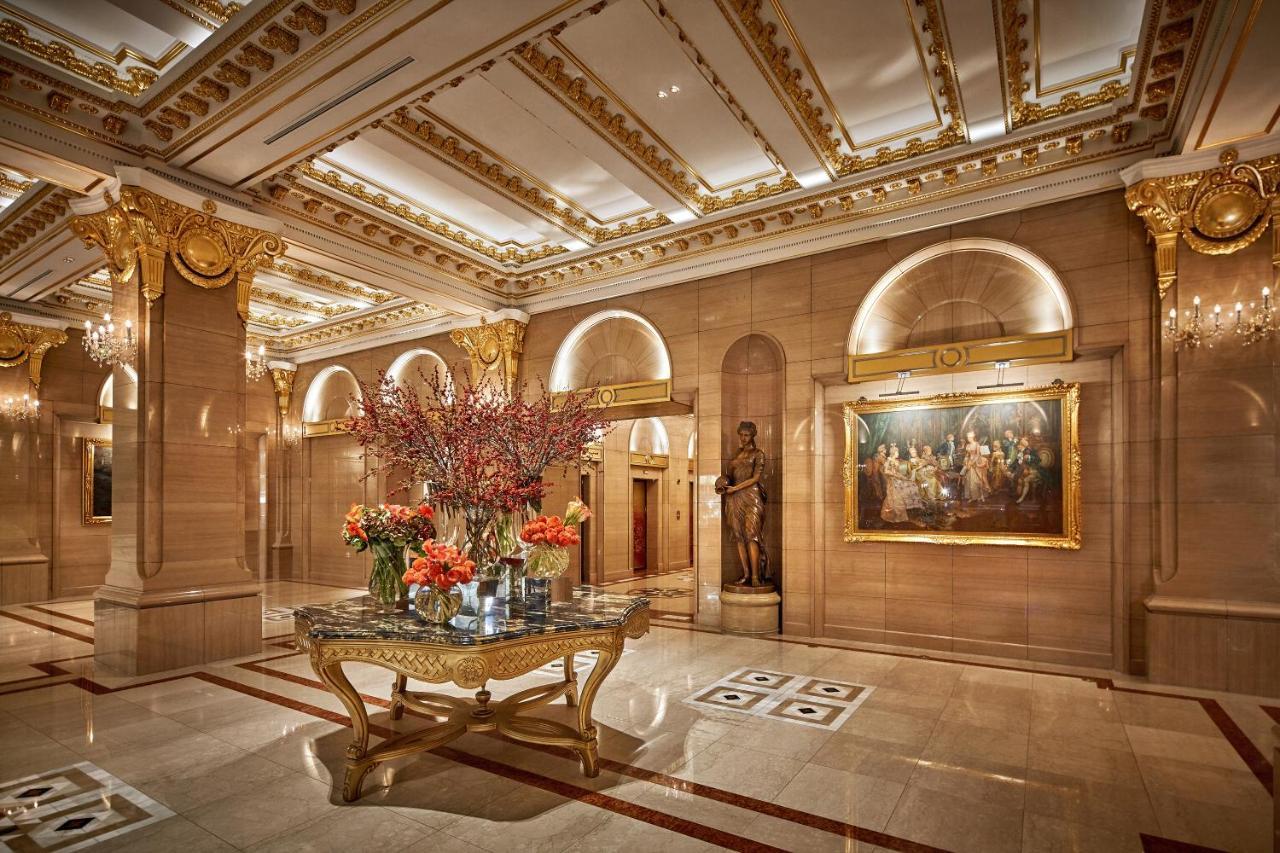 Lotte Hotel Seoul Executive Tower Seul Exterior foto The lobby of the Four Seasons Hotel