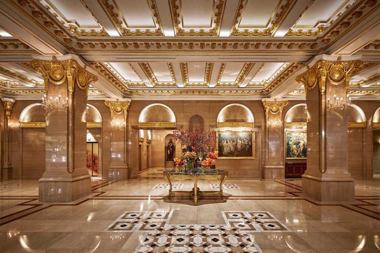 Lotte Hotel Seoul Executive Tower Seul Exterior foto The lobby of the Four Seasons Hotel