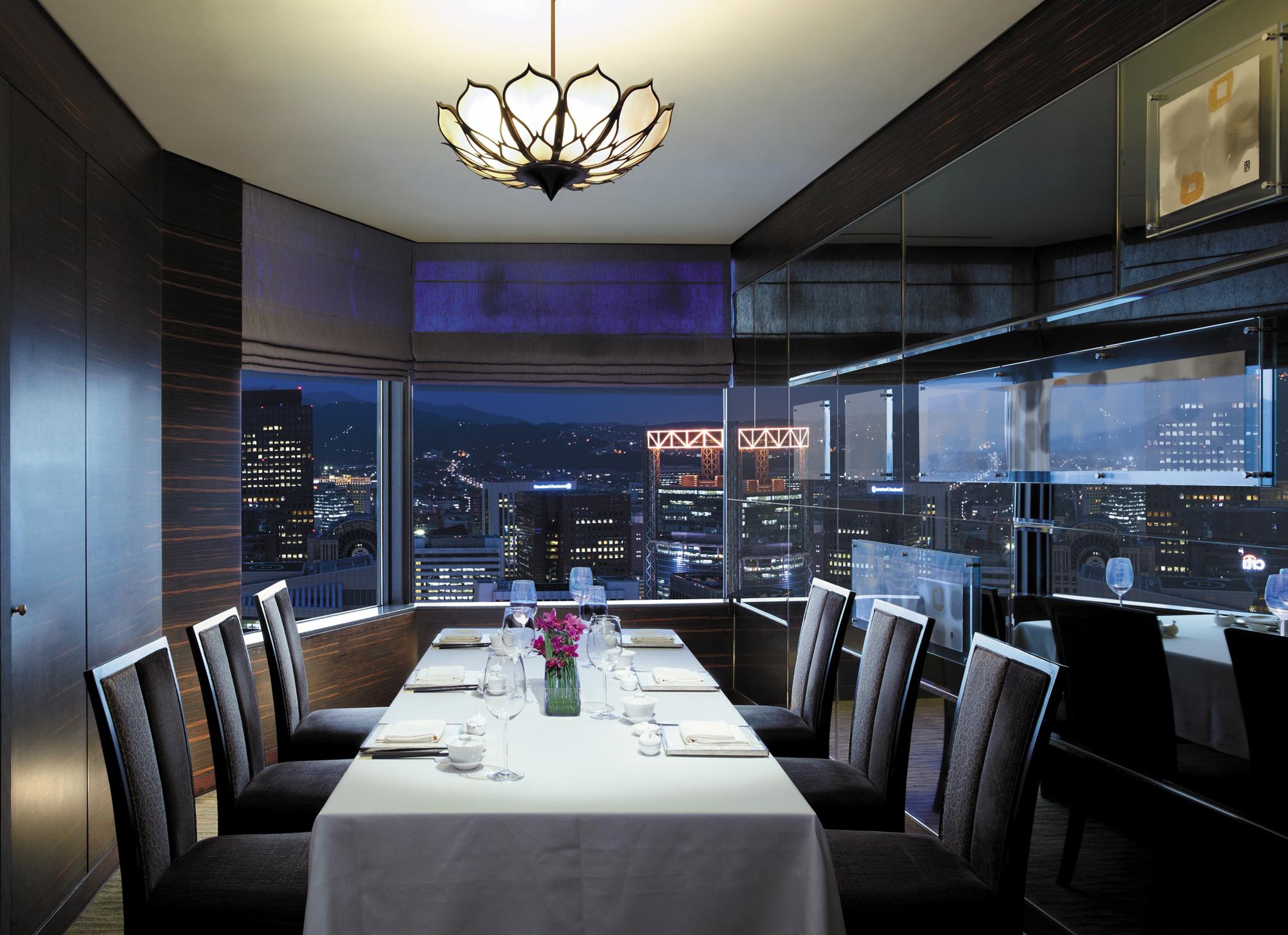 Lotte Hotel Seoul Executive Tower Seul Exterior foto The dining room at the 39th floor