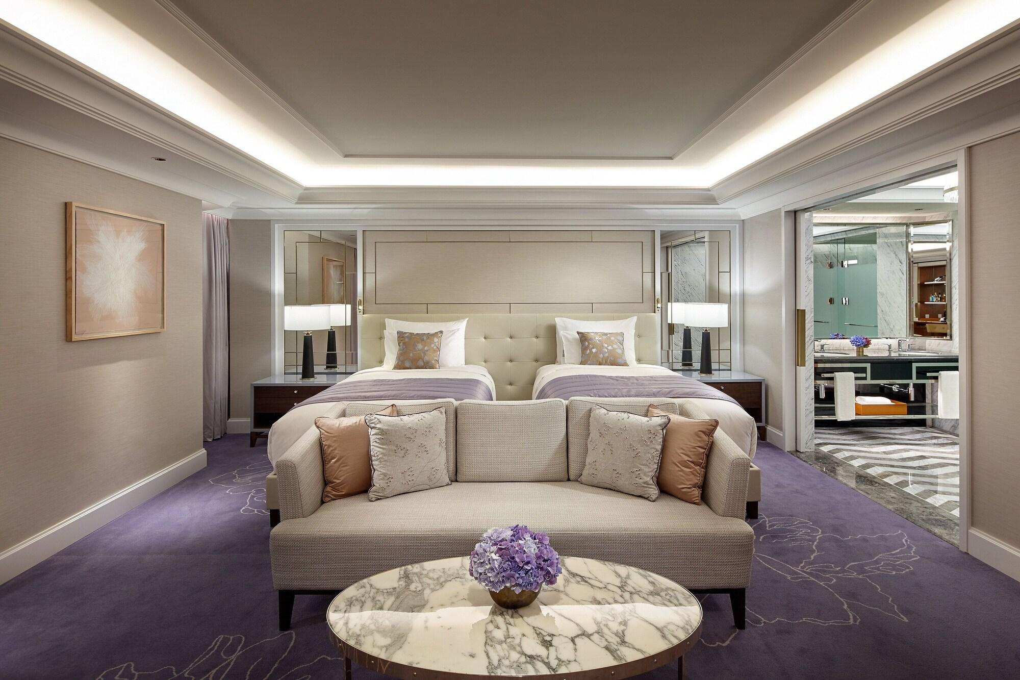 Lotte Hotel Seoul Executive Tower Seul Exterior foto A suite at The St. Regis Mumbai
