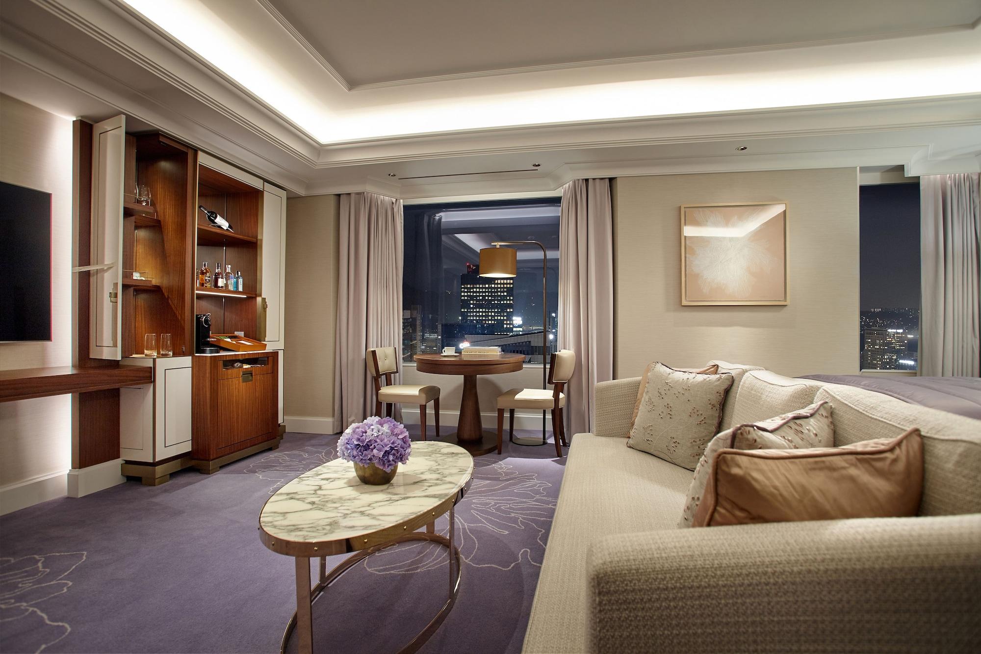 Lotte Hotel Seoul Executive Tower Seul Exterior foto A suite at the Conrad Tokyo