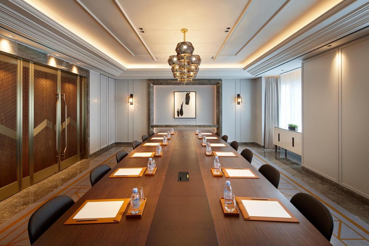 Lotte Hotel Seoul Executive Tower Seul Exterior foto Meeting room at The Hari, London