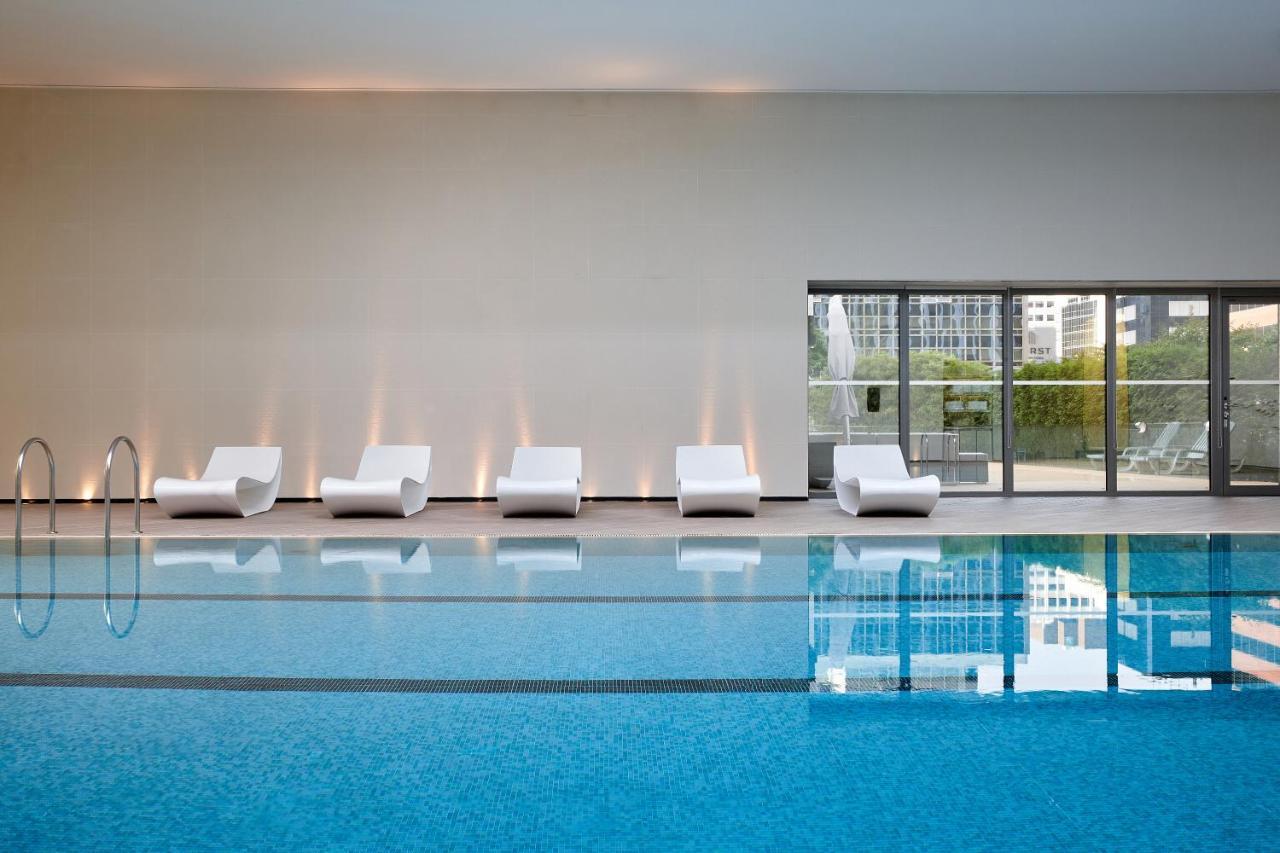 Lotte Hotel Seoul Executive Tower Seul Exterior foto The swimming pool at The Landmark